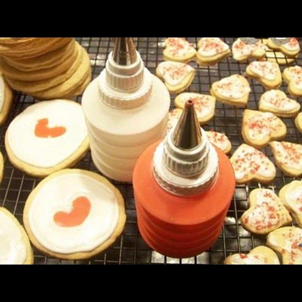 Pampered Chef Decorator Bottle Set